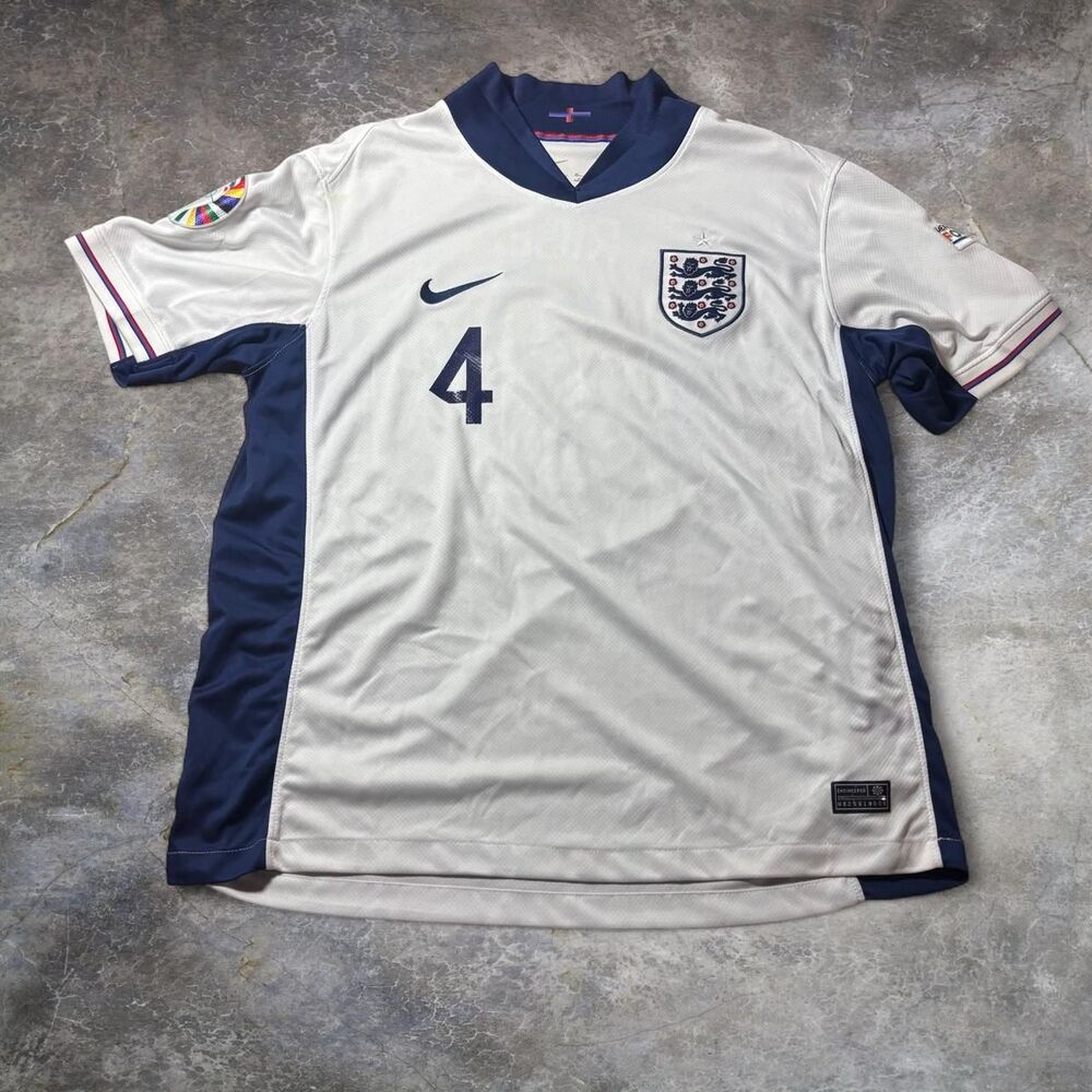 Nike Men's White and Navy Shirt